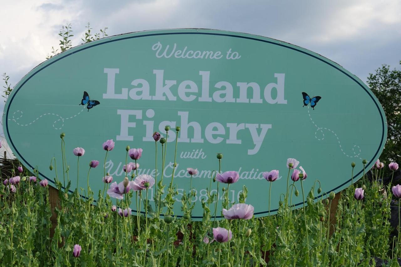 Lakeland Lodge With Private Hot Tub And Fishing Hatfield Peverel 外观 照片